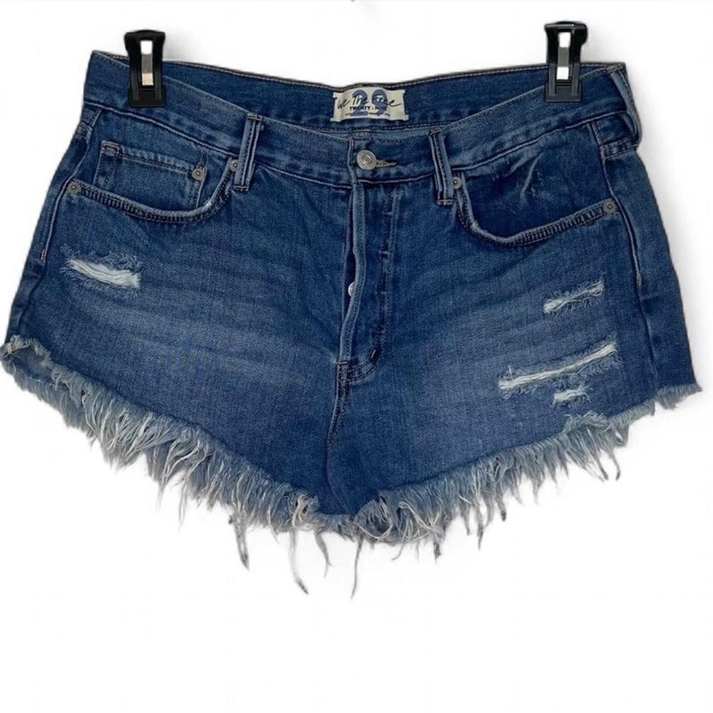 We The Free Distressed Denim Shorts Raw Hem Size 29 Blue